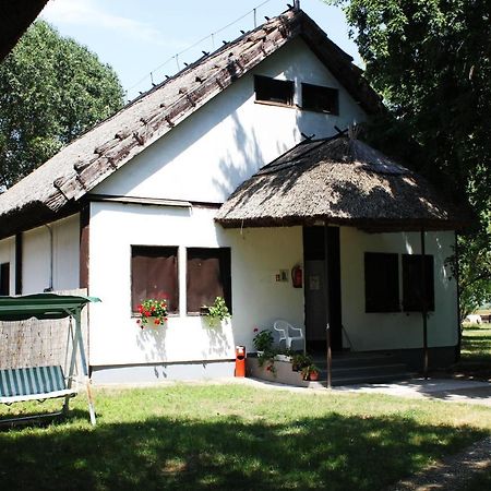 Patkos MotelTiszafüred エクステリア 写真